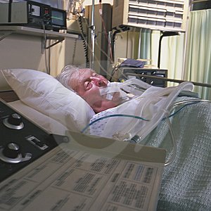 elderly-man-in-hospital-bed-dying